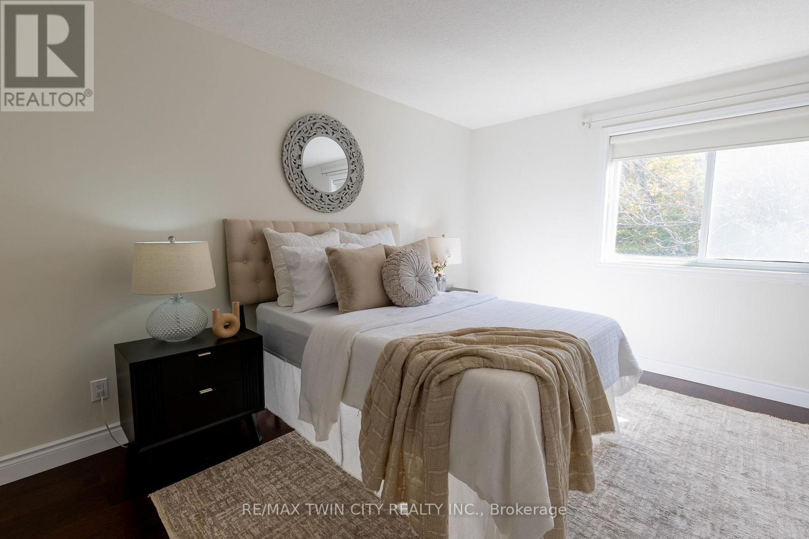 569 Violet Street Property Photo 22