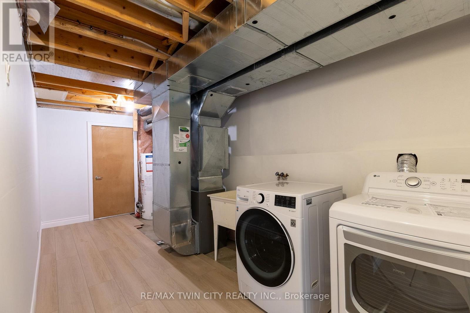 569 Violet Street Property Photo 30