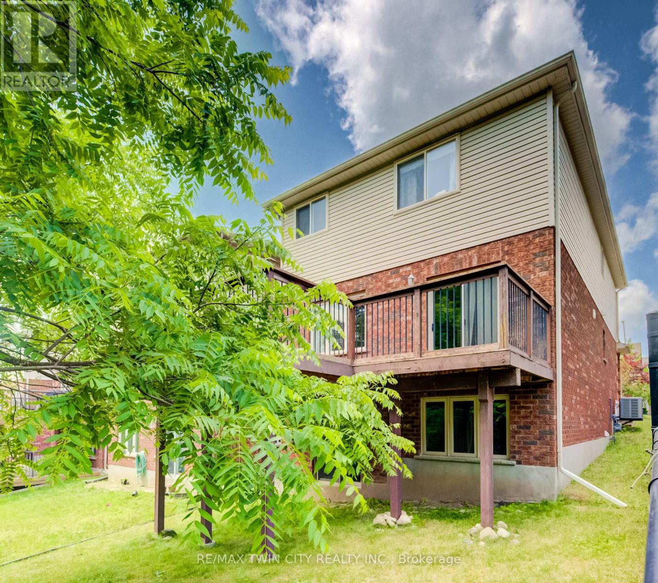 569 Violet Street Property Photo 37