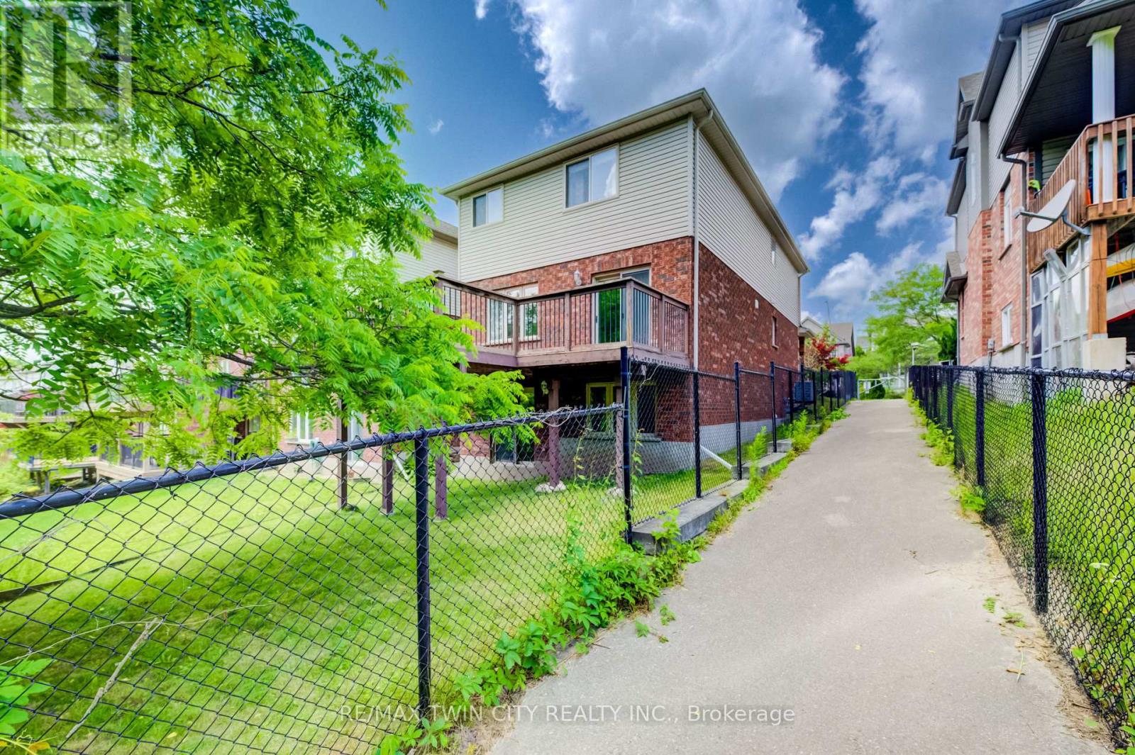 569 Violet Street Property Photo 38