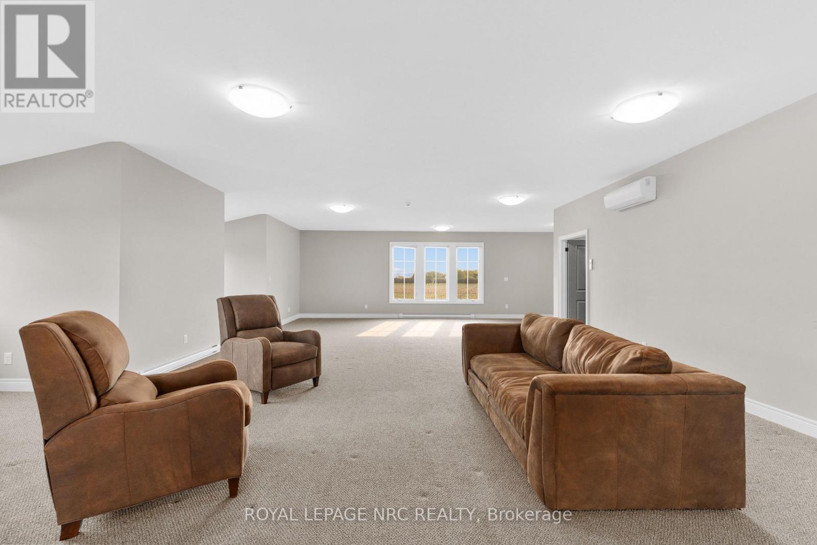1234 Lakeshore Road Property Photo 6