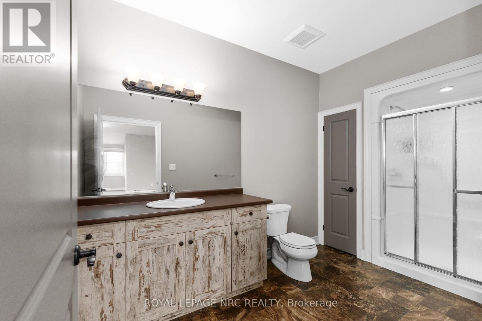 1234 Lakeshore Road Property Photo 9