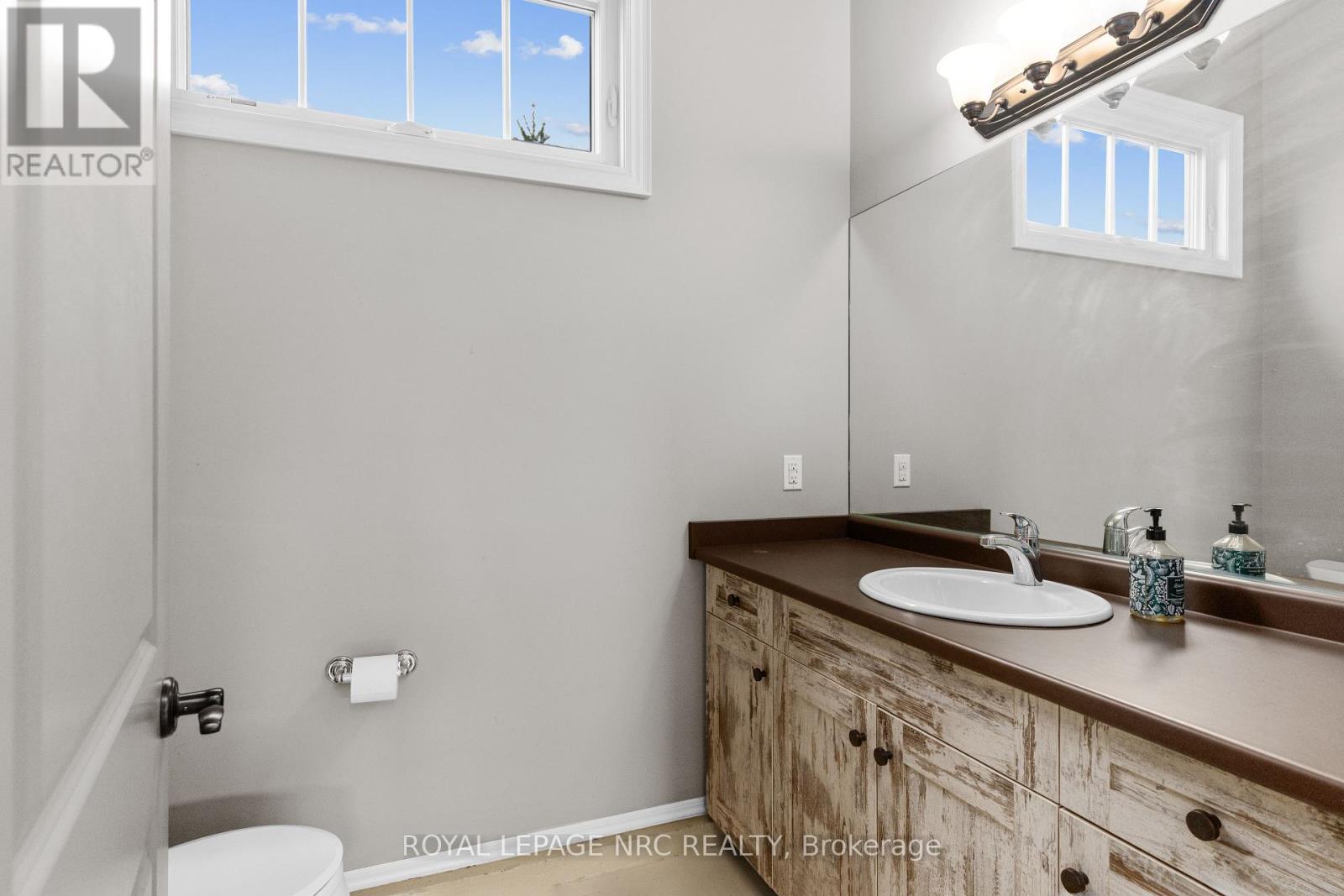 1234 Lakeshore Road Property Photo 12