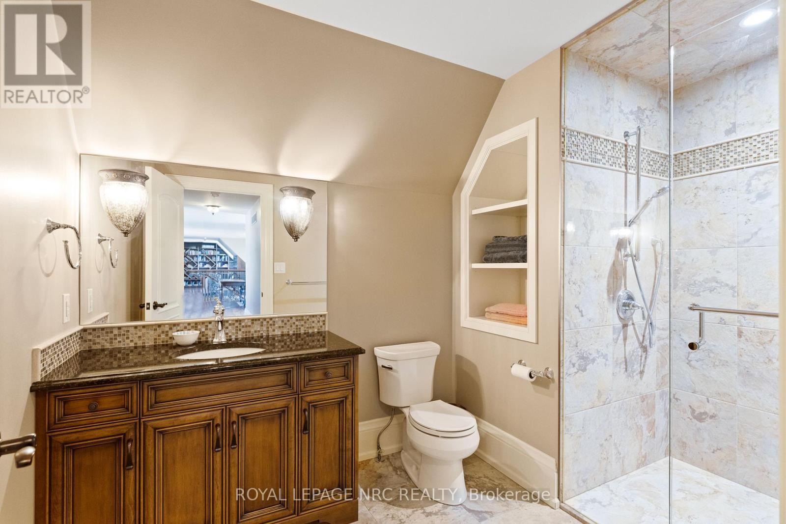1234 Lakeshore Road Property Photo 18