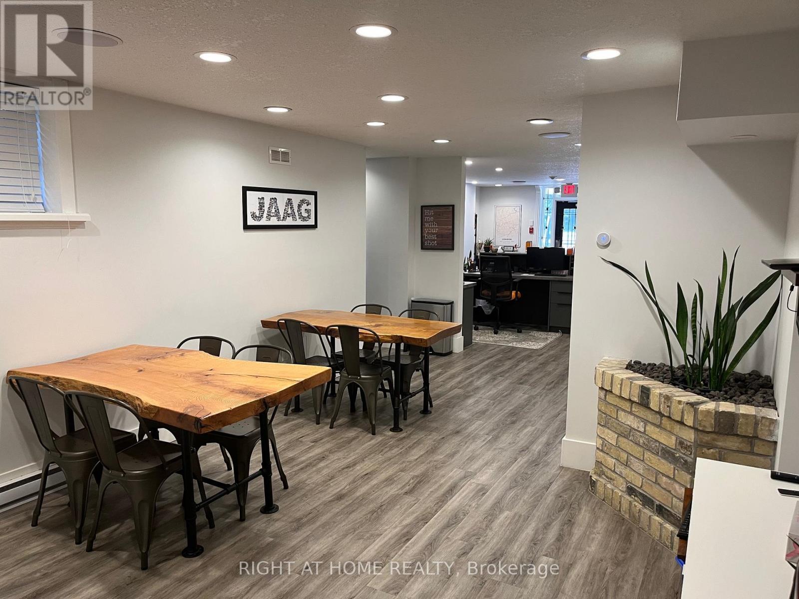 16 - 440 Wellington Street Property Photo 15