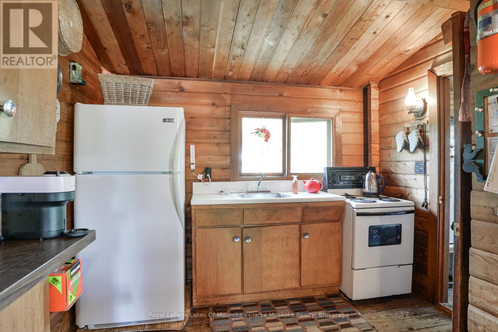 18 5kl Island Kahshe Lake Property Photo 13