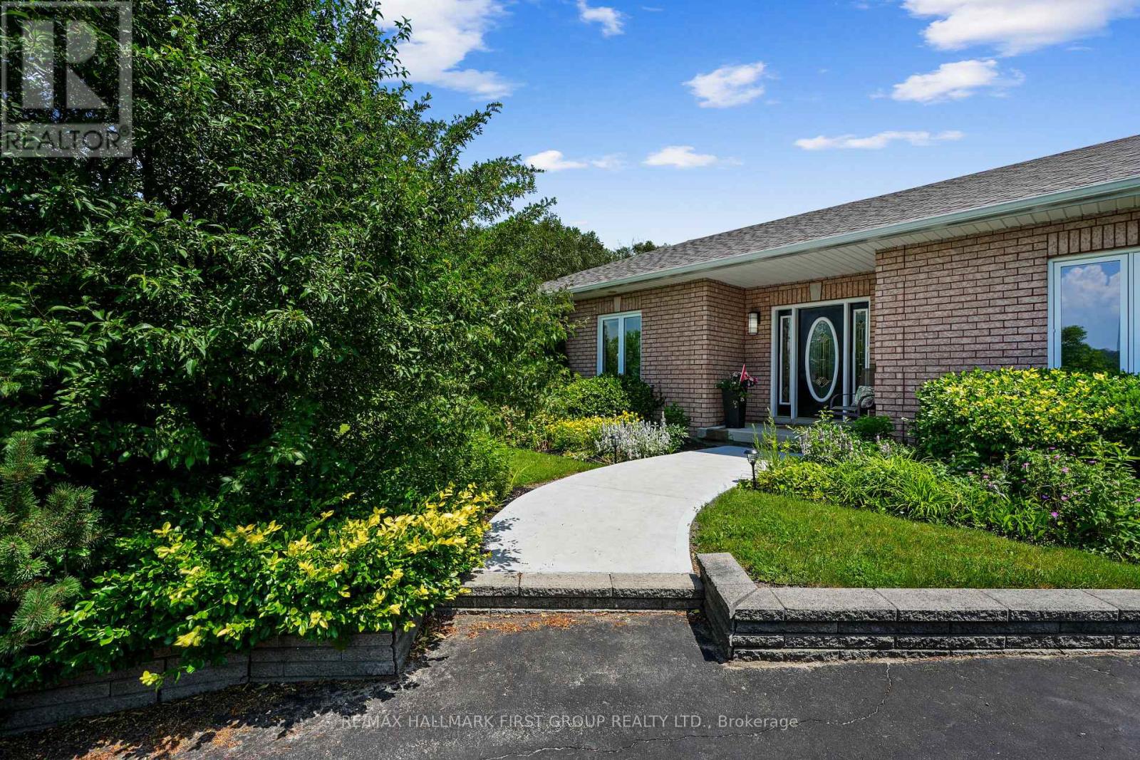 3211 Charbrook Crescent Property Photo 5