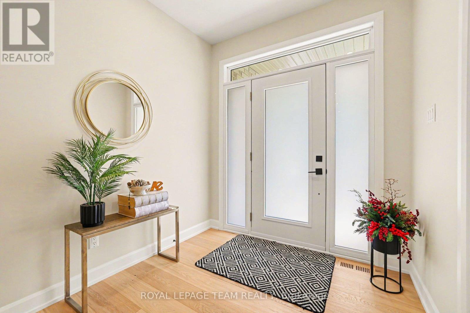 7a King Street N Property Photo 4