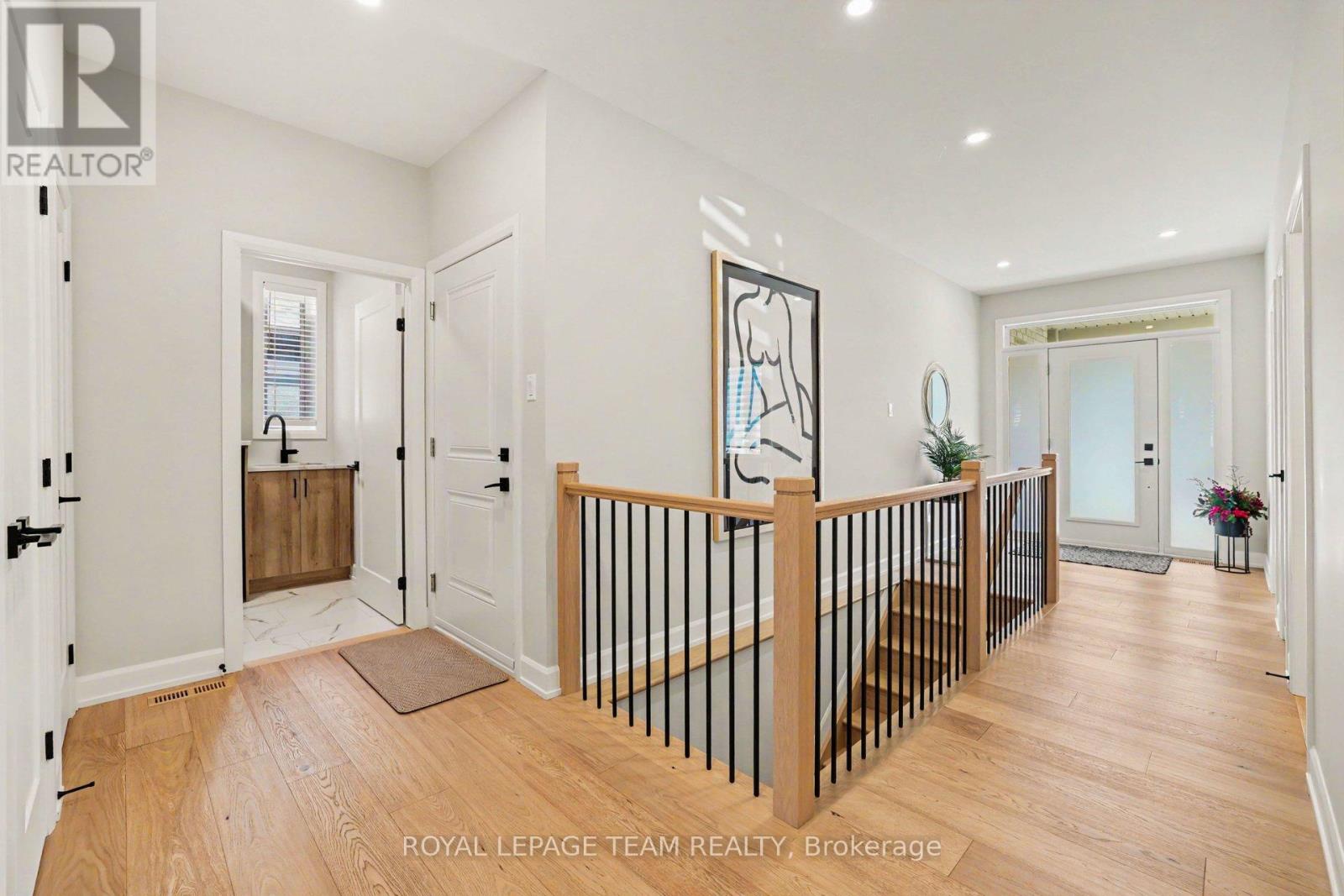 7a King Street N Property Photo 6