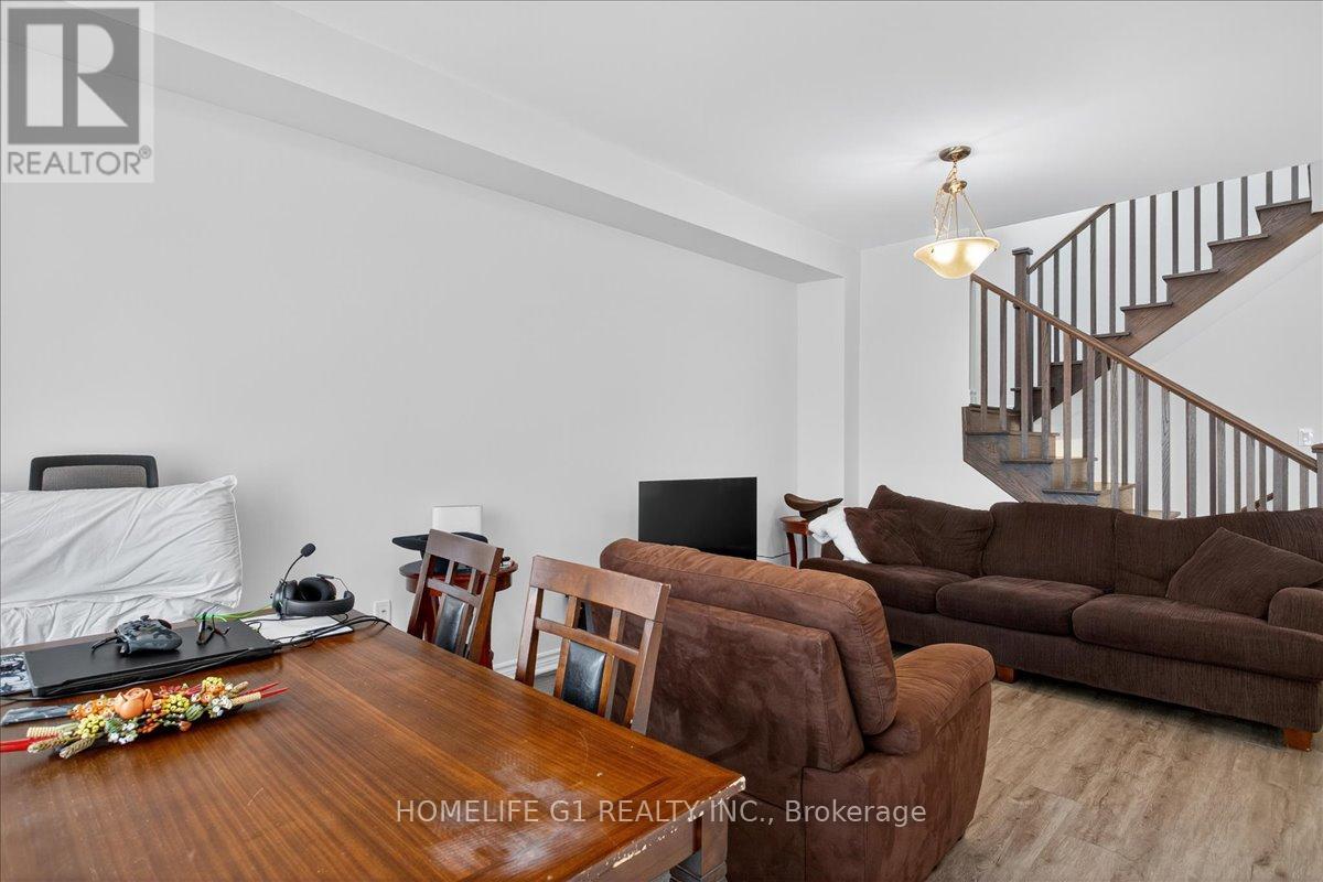 5 Dyer Crescent Property Photo 15
