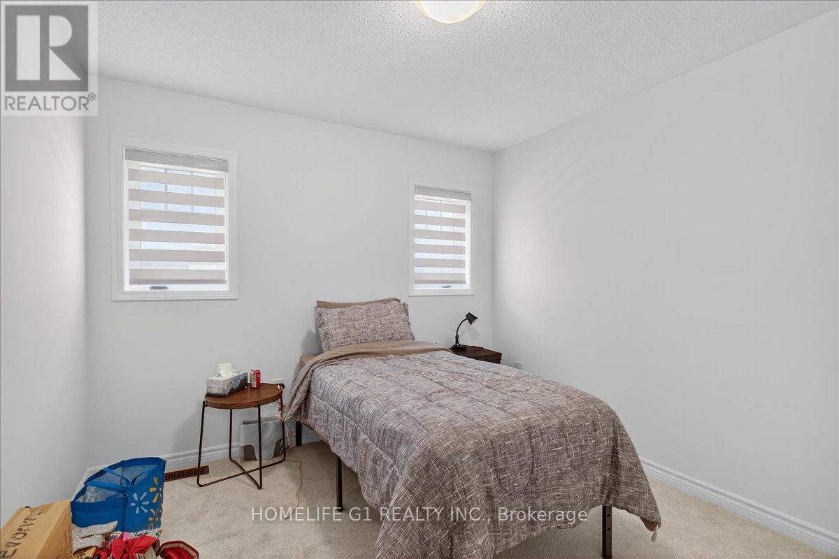 5 Dyer Crescent Property Photo 31