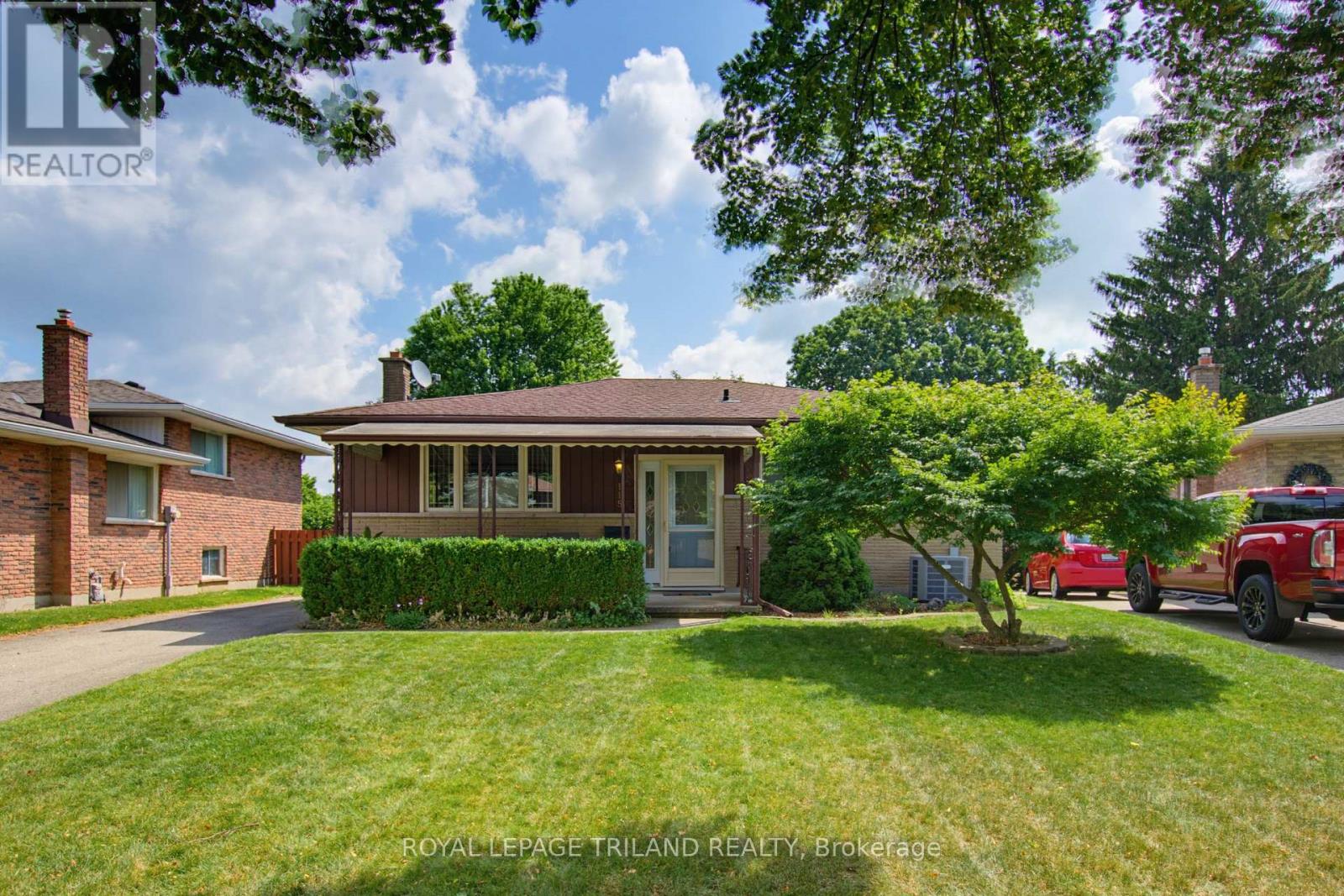 115 CHAMPLAIN CRESCENT