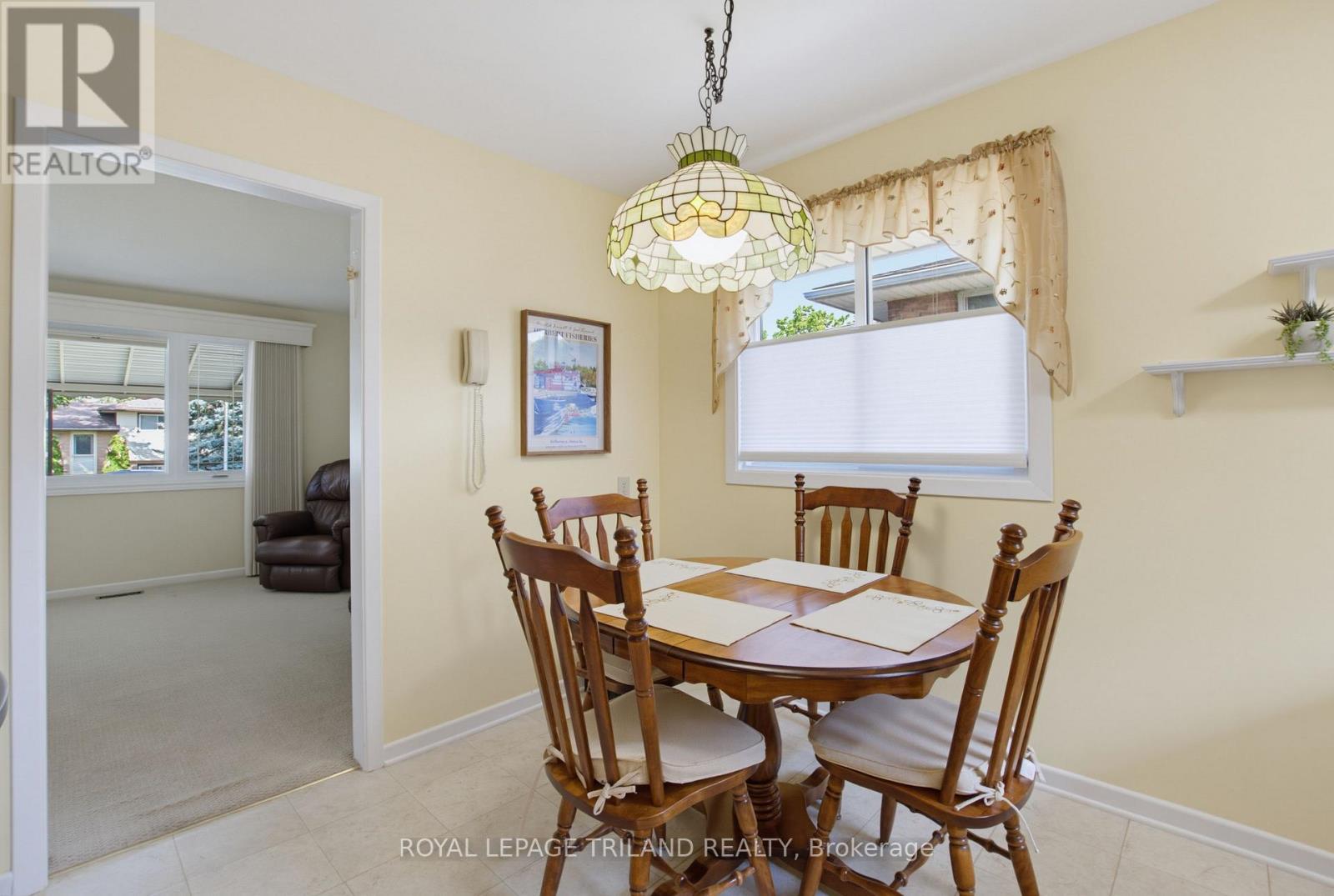 115 Champlain Crescent Property Photo 6
