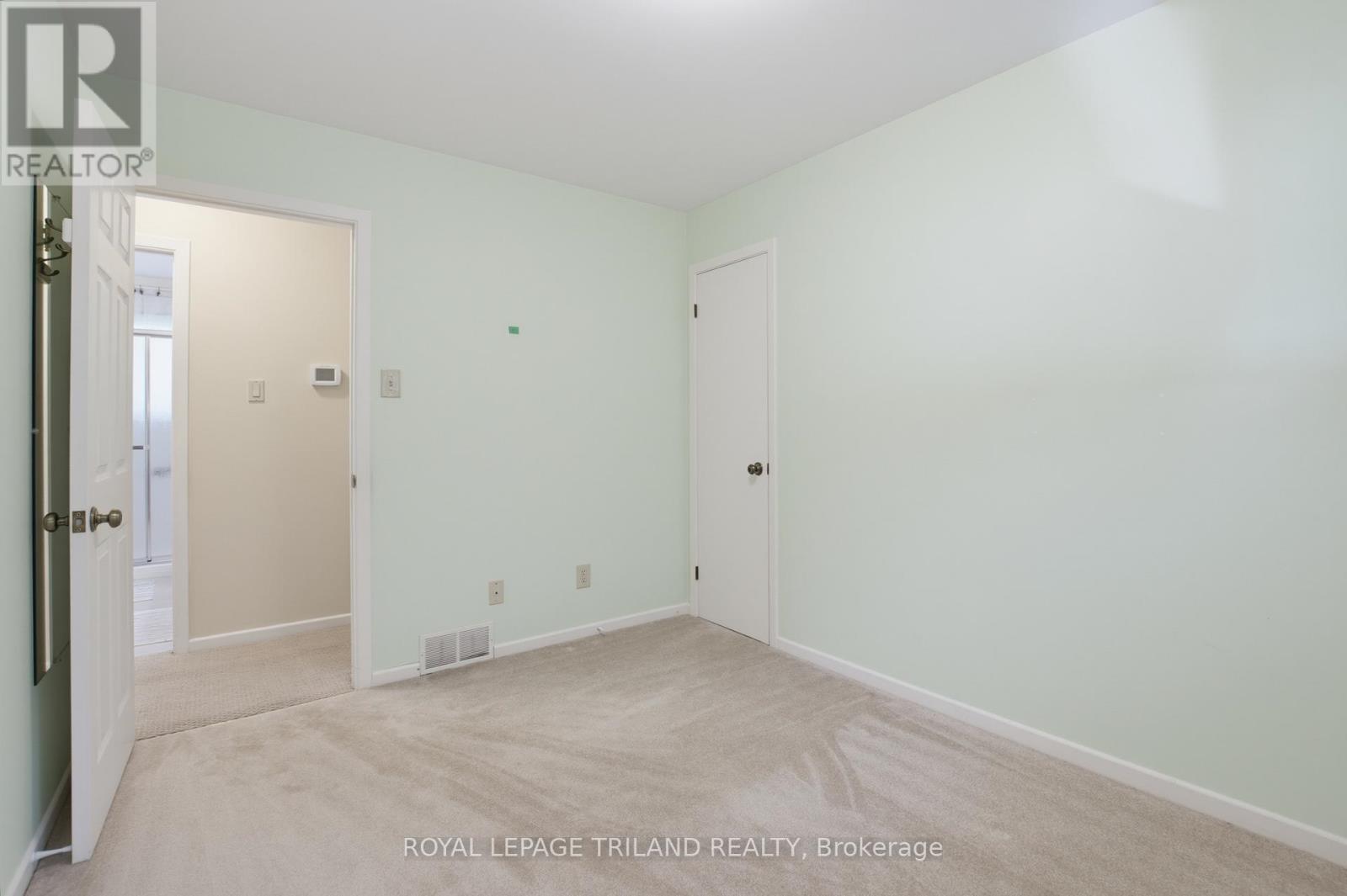 115 Champlain Crescent Property Photo 9