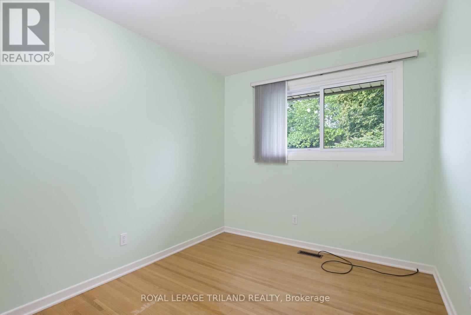 115 Champlain Crescent Property Photo 12