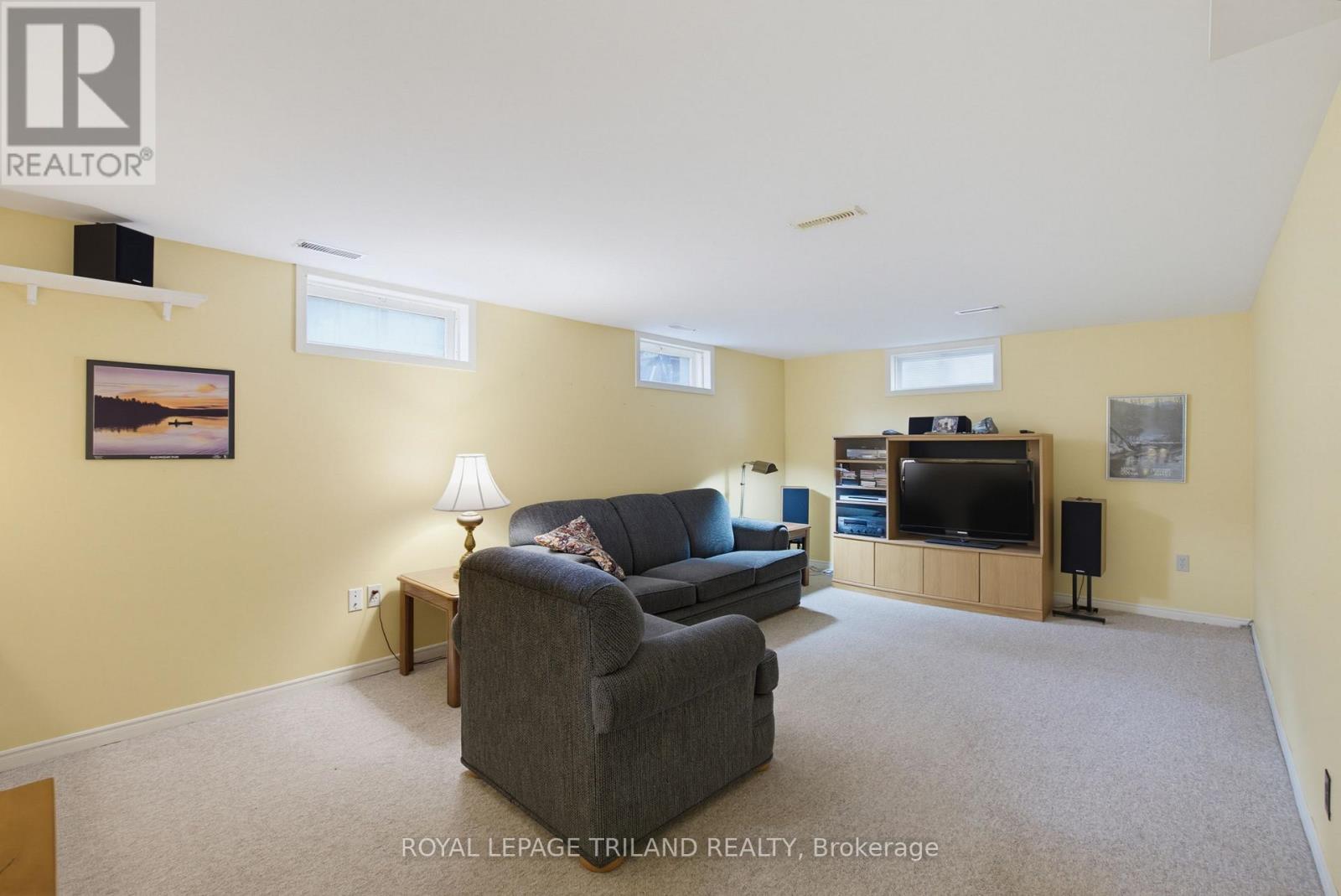 115 Champlain Crescent Property Photo 17