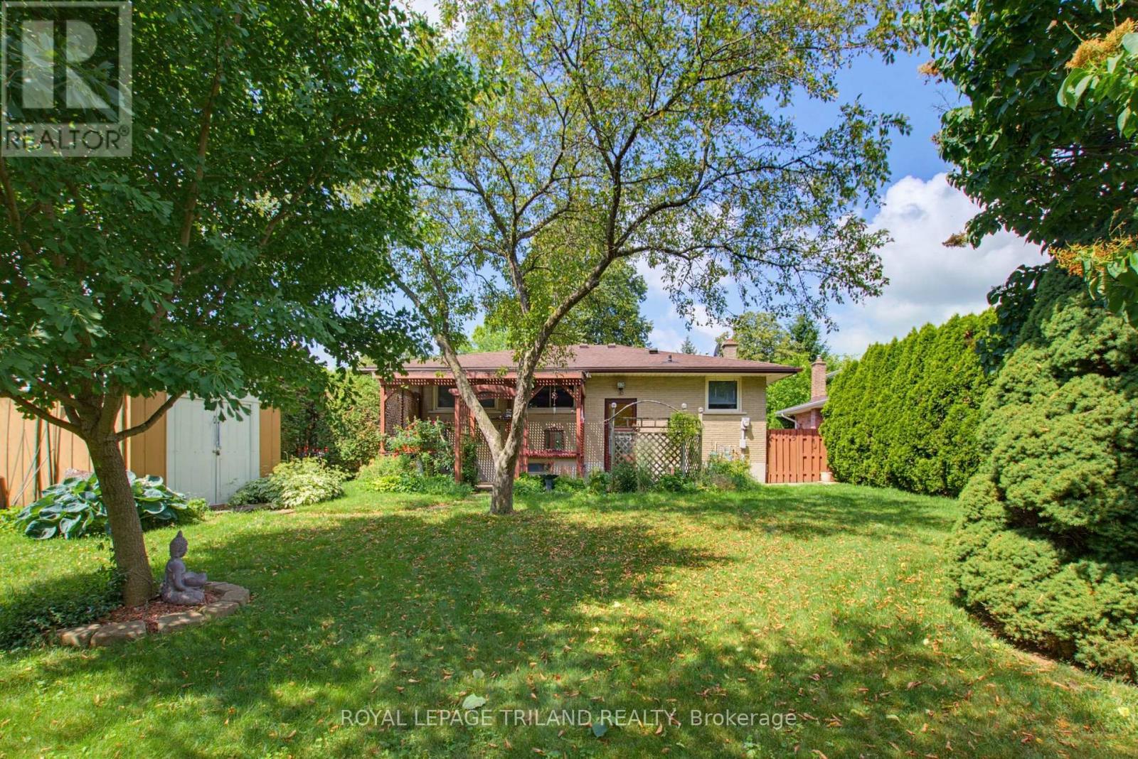 115 Champlain Crescent Property Photo 33