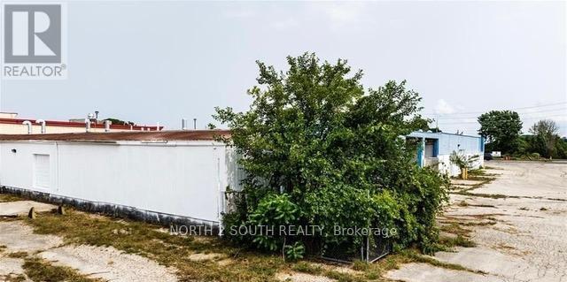 436 Huron Road Property Photo 10