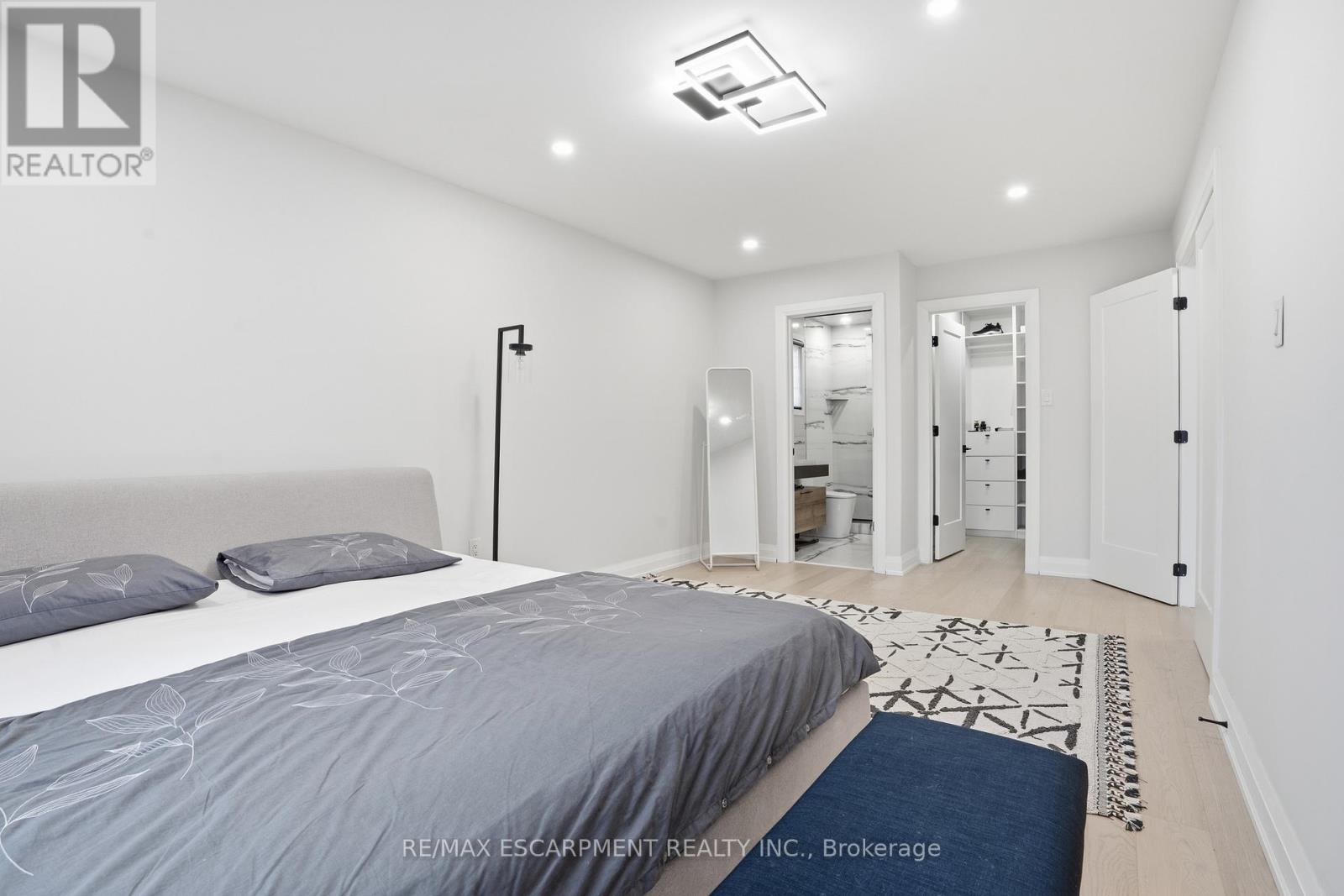 108 Greenshire Drive Property Photo 26