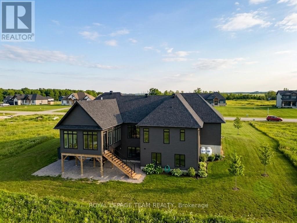 224 Trudeau Crescent Property Photo 3