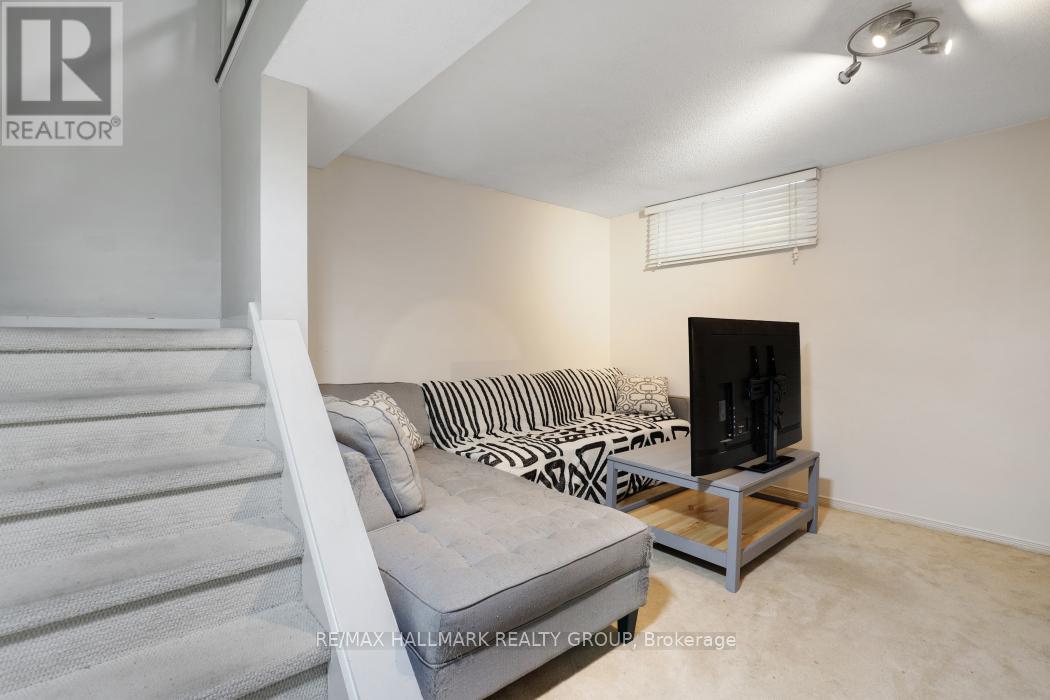 308 Lafontaine Avenue Property Photo 23