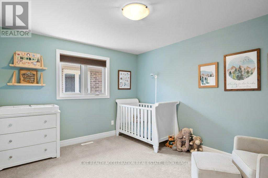 92 Hartwood Crescent Property Photo 21