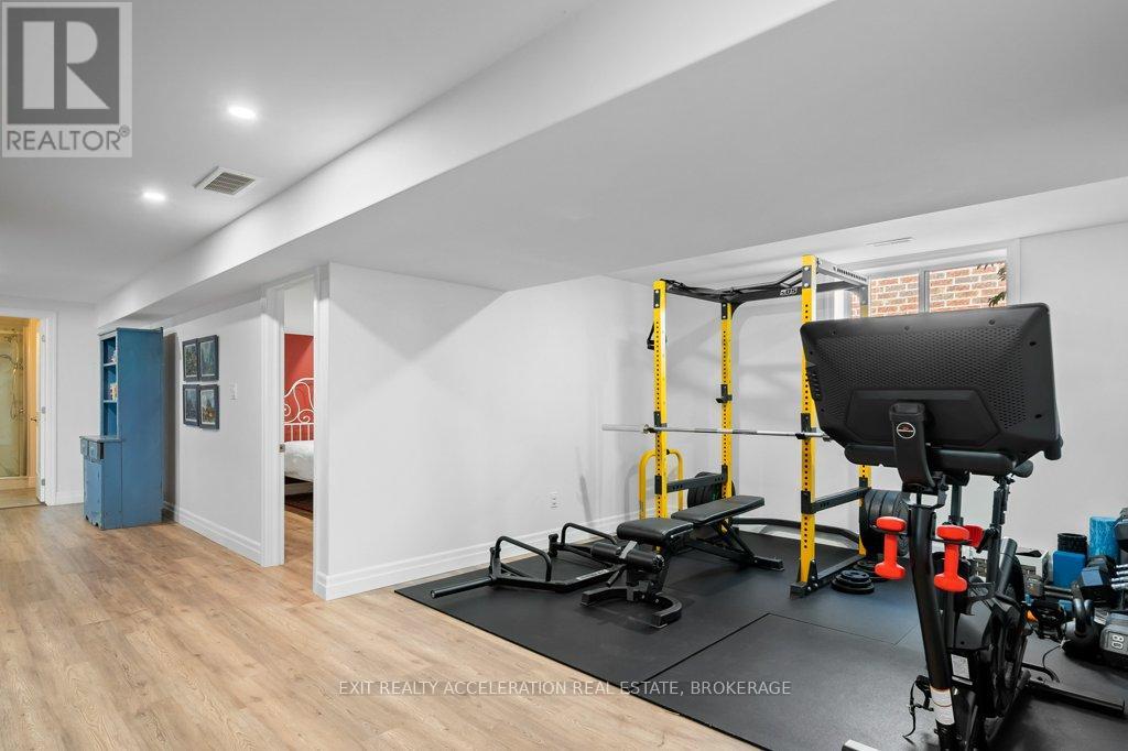 92 Hartwood Crescent Property Photo 33