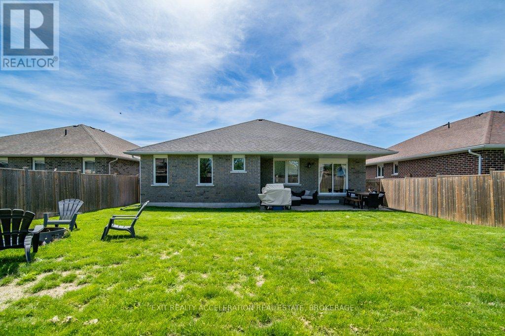 92 Hartwood Crescent Property Photo 38