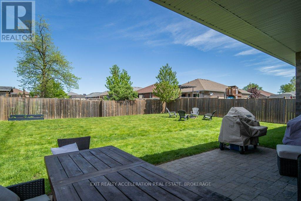 92 Hartwood Crescent Property Photo 40