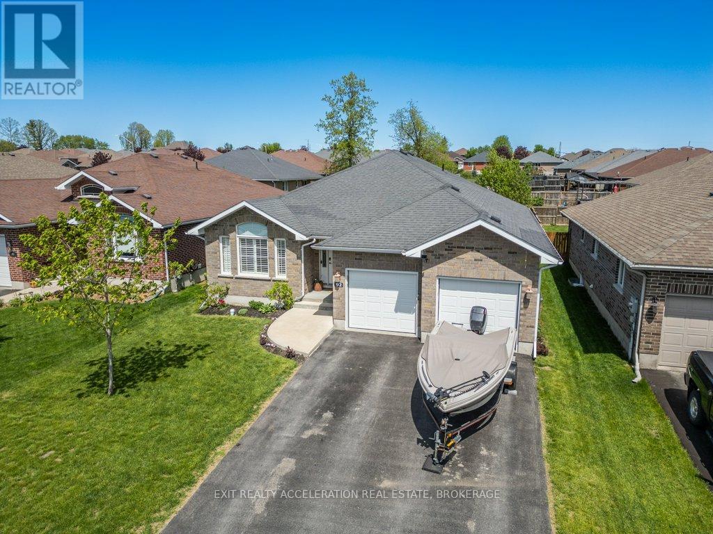 92 Hartwood Crescent Property Photo 44