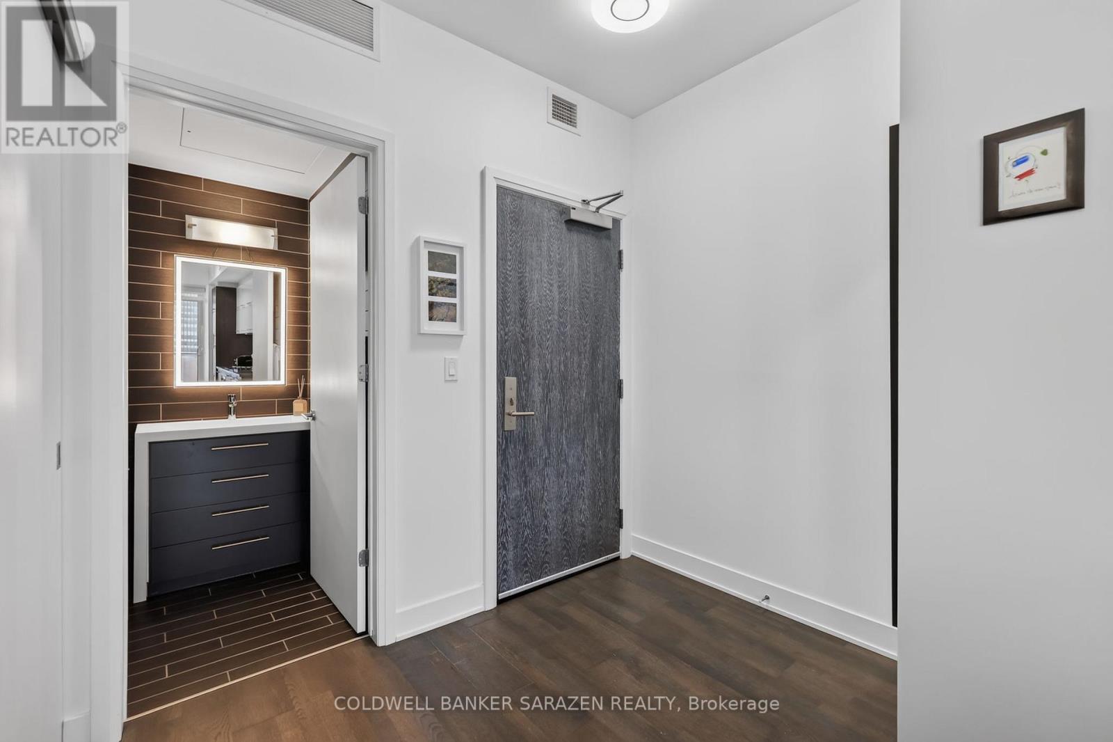 1702 - 428 Sparks Street Property Photo 4