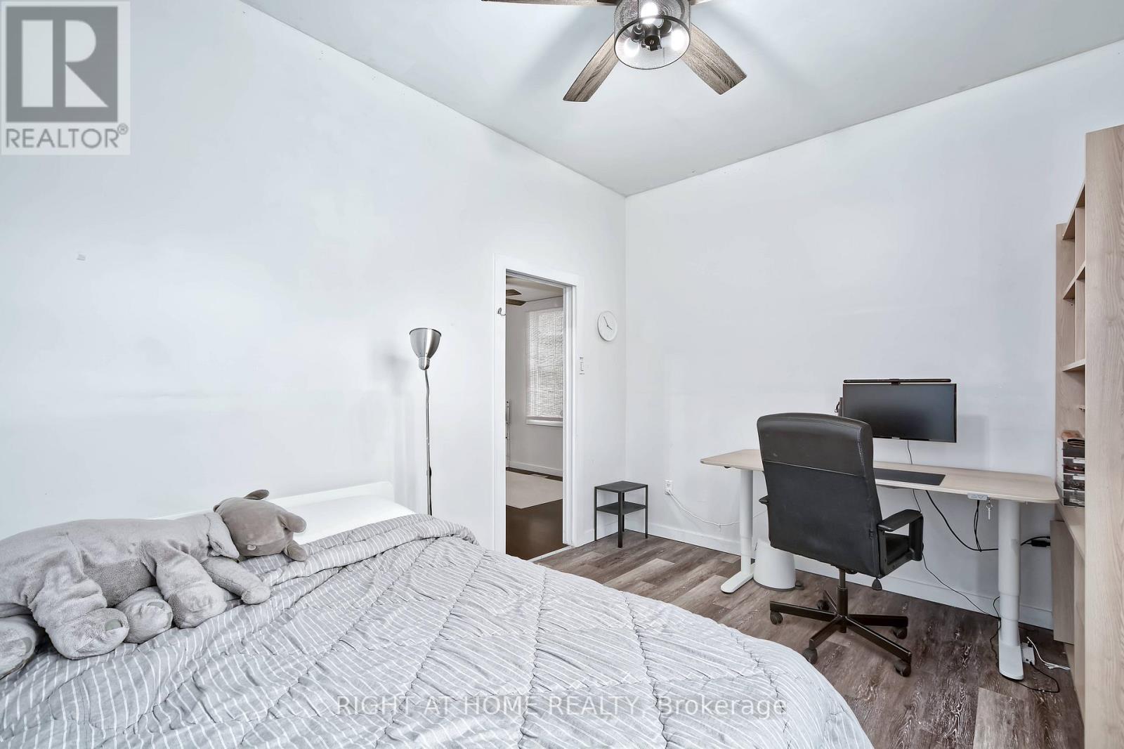 10 Pegler Street Property Photo 15