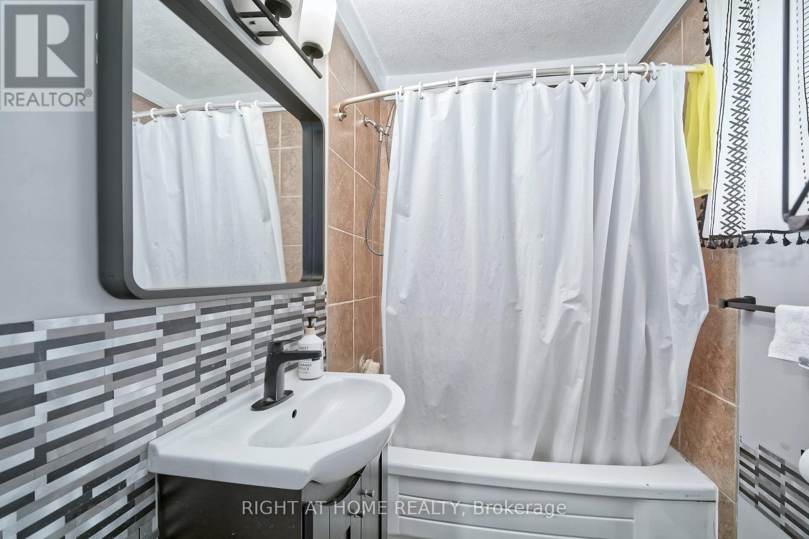 10 Pegler Street Property Photo 17