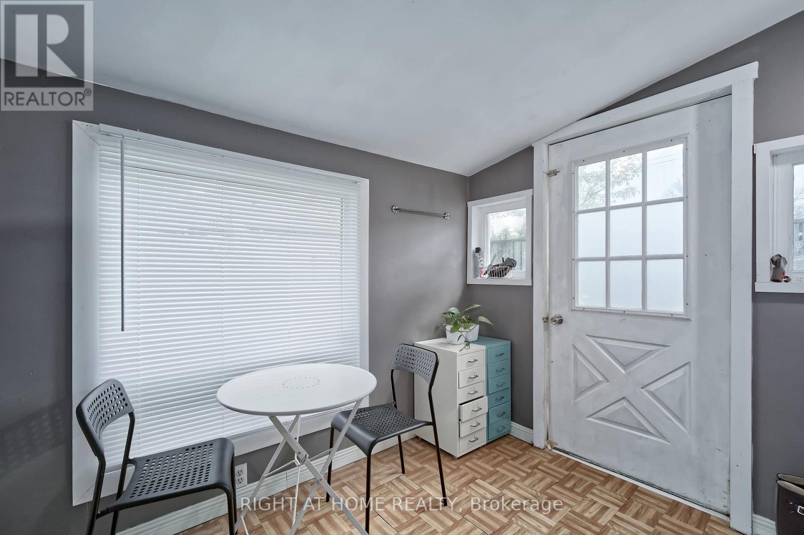 10 Pegler Street Property Photo 22