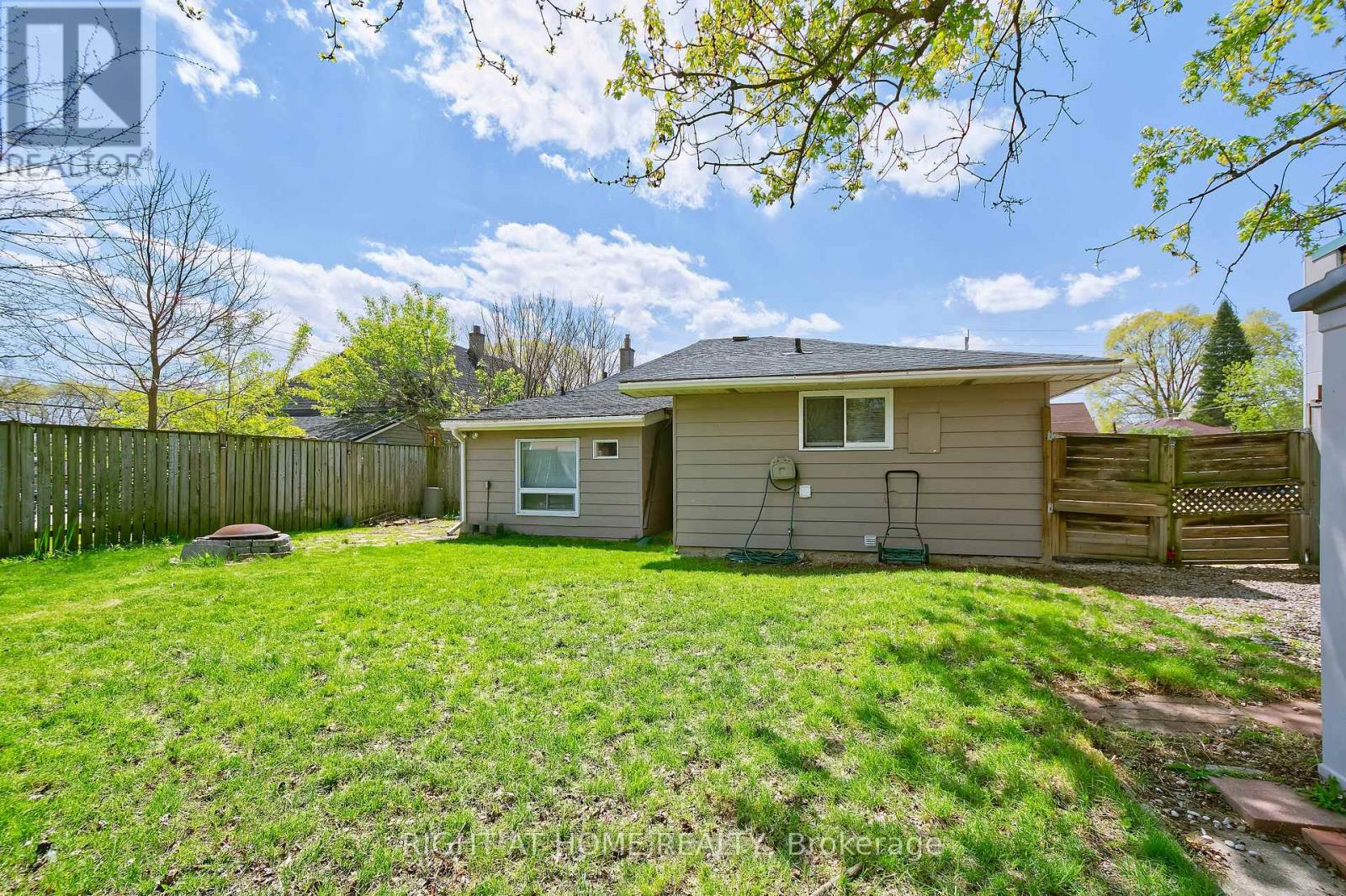 10 Pegler Street Property Photo 28