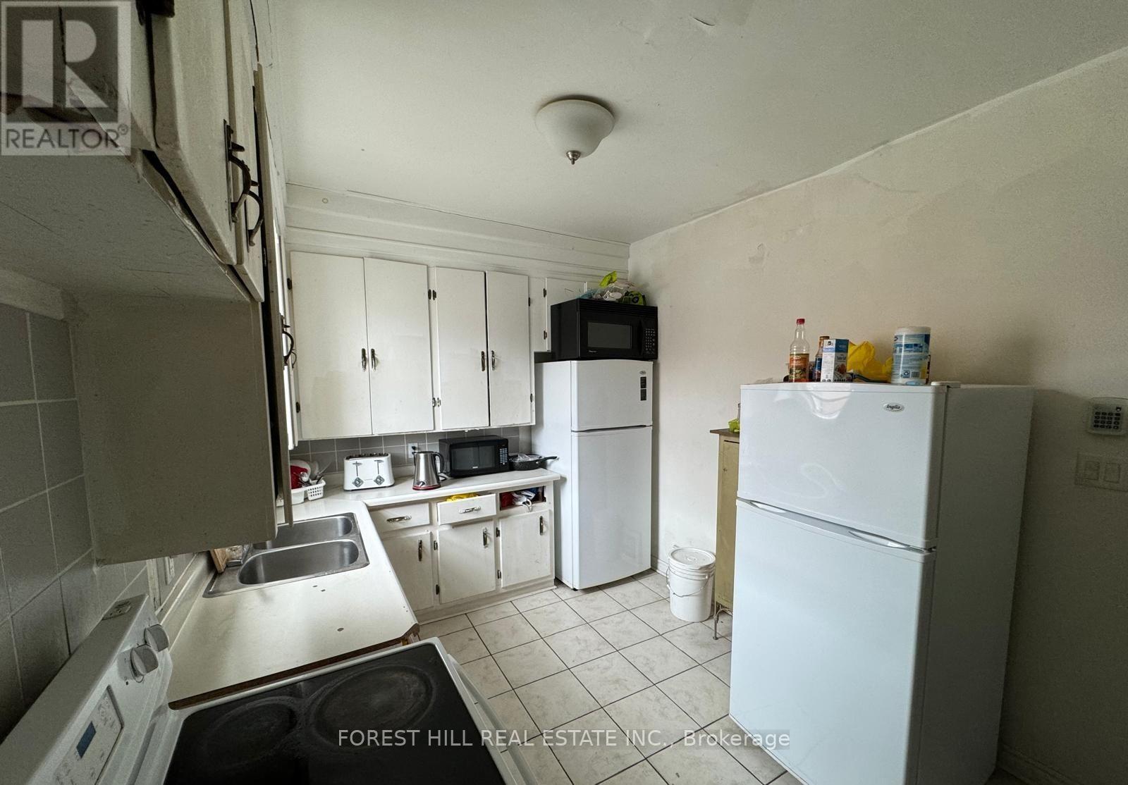 ROOM 1 SECOND FLOOR - 745 BARTON STREET E Property Photo 1