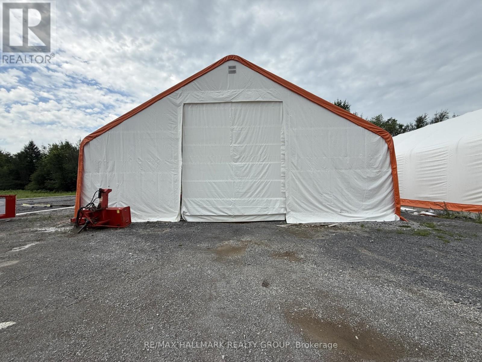 3 - 1475 Dwyer Hill Drive Property Photo 1