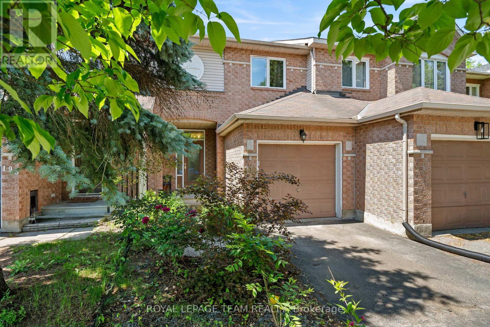 193 Thornbury Crescent Property Photo 1