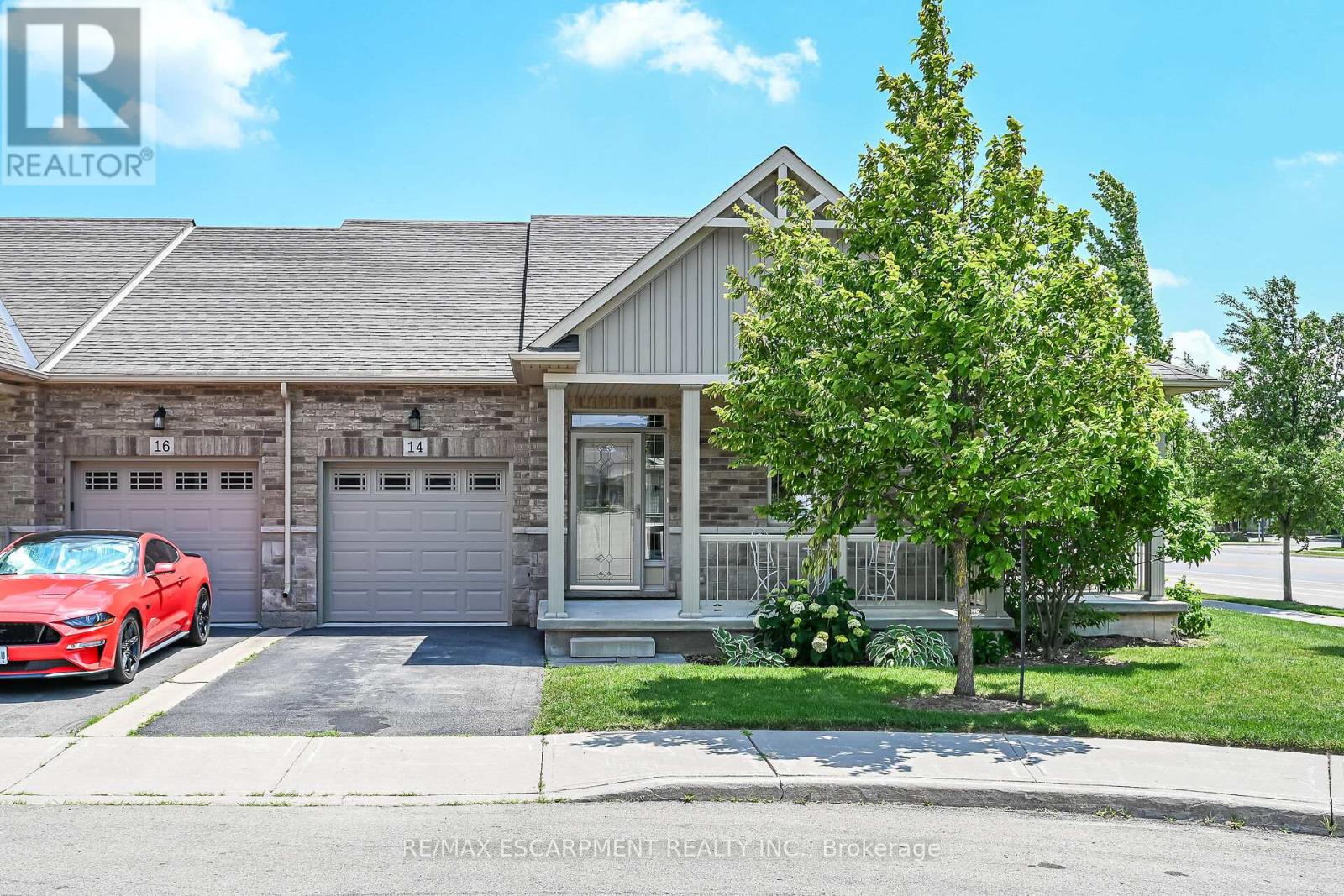 14 Ecker Lane Property Photo 1