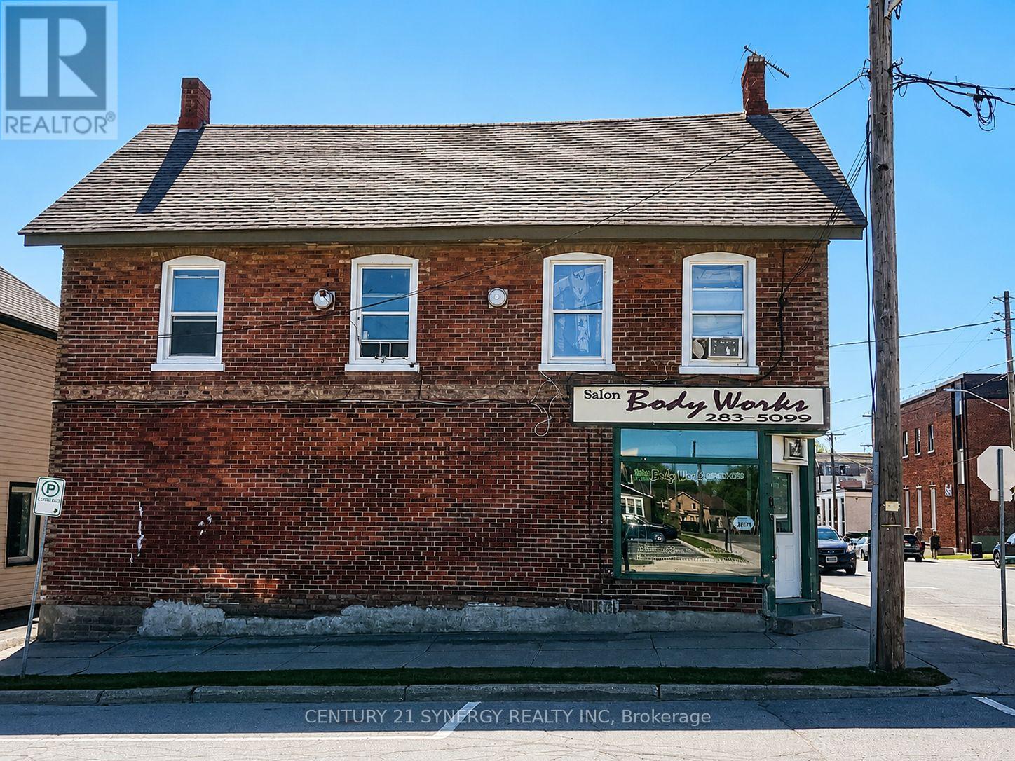 18 Market Street N Property Photo 3