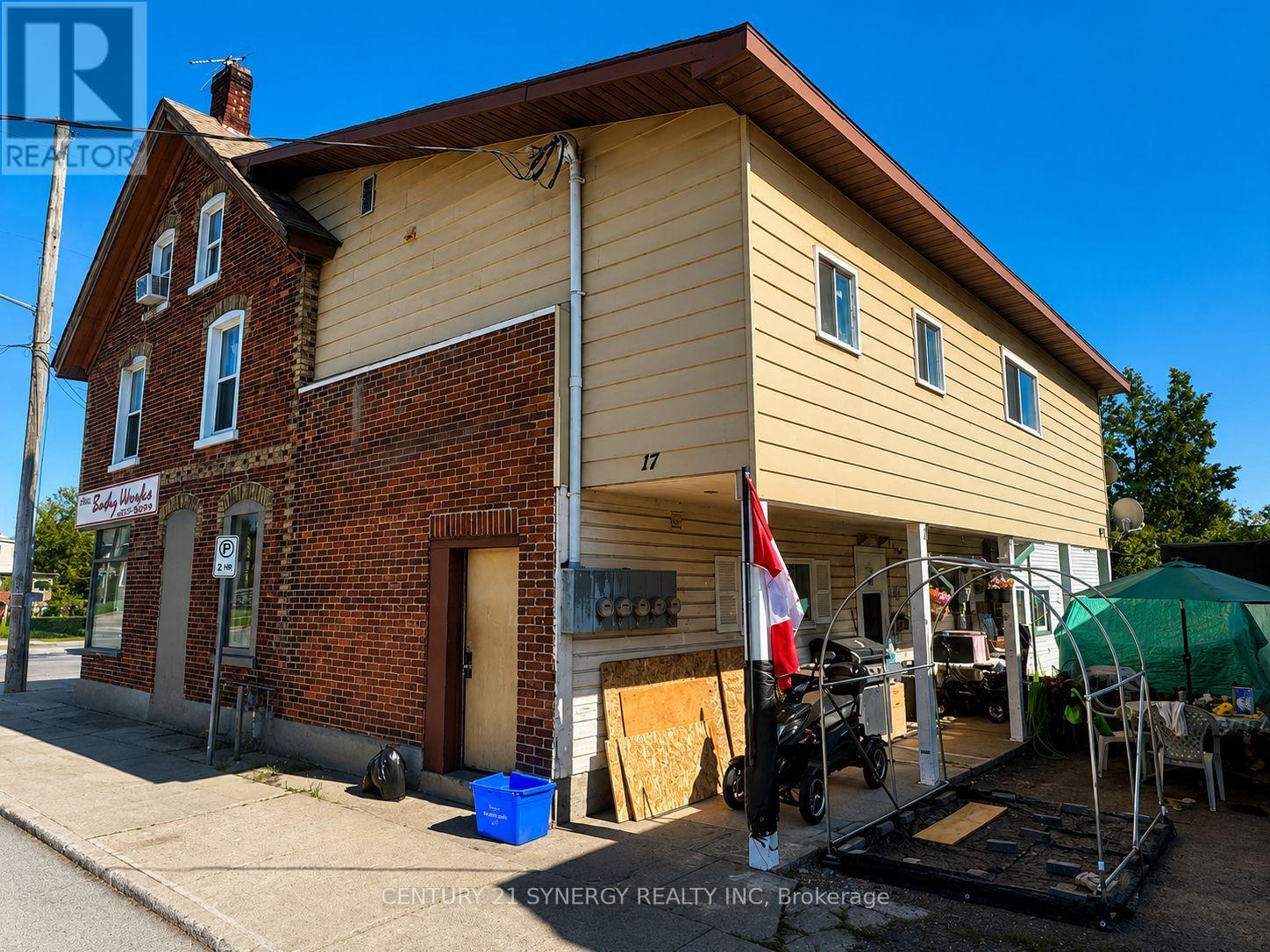 18 Market Street N Property Photo 5