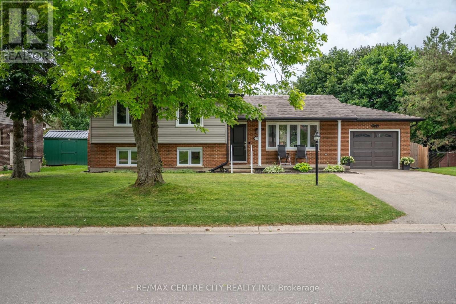 159 Sherwood Crescent Property Photo 2