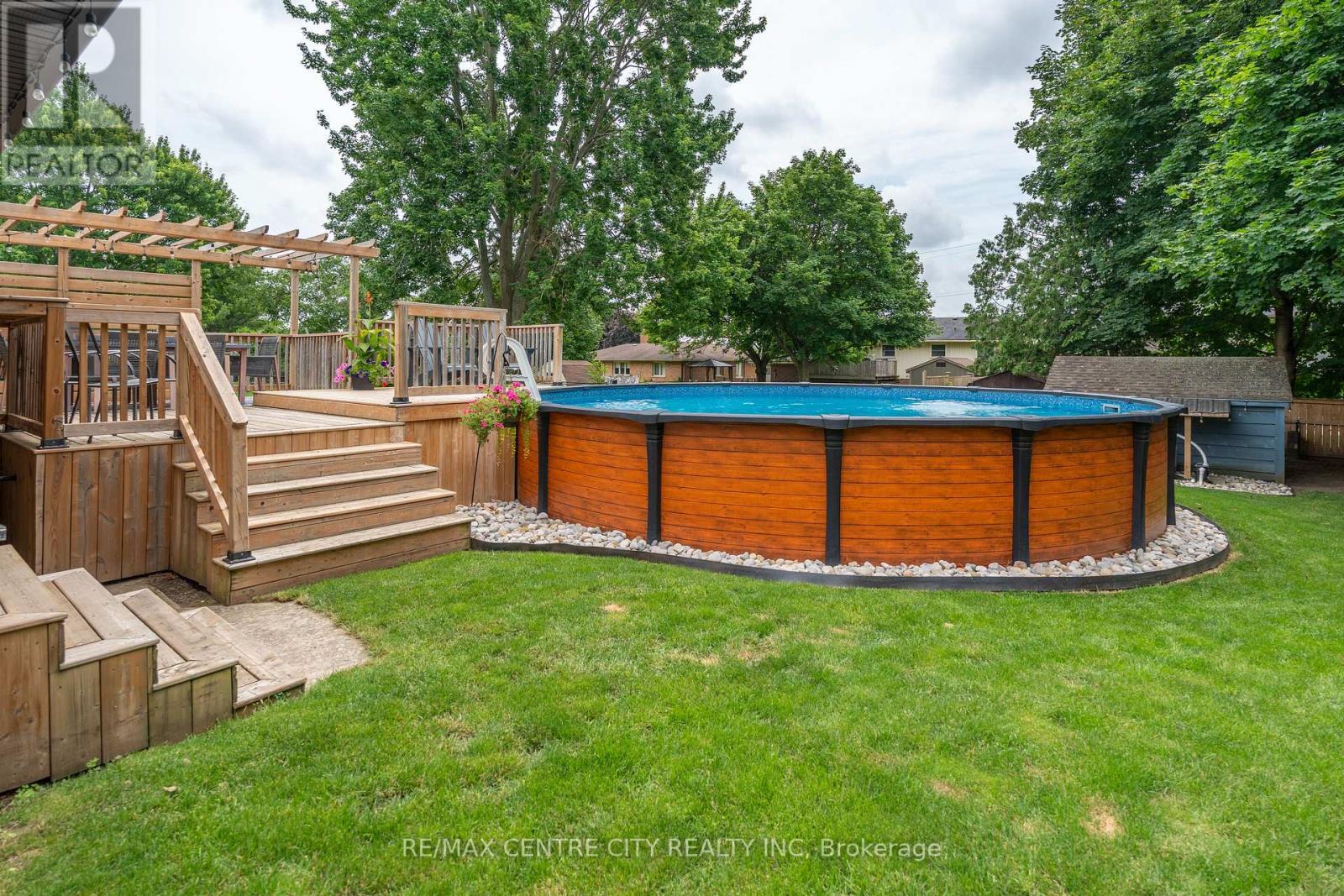 159 Sherwood Crescent Property Photo 10