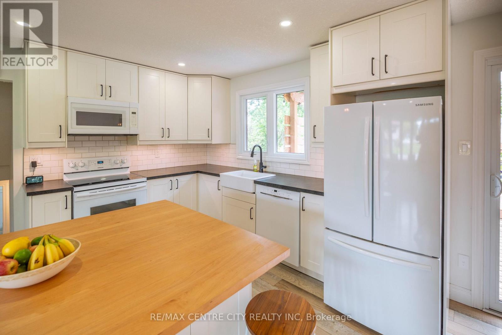 159 Sherwood Crescent Property Photo 17