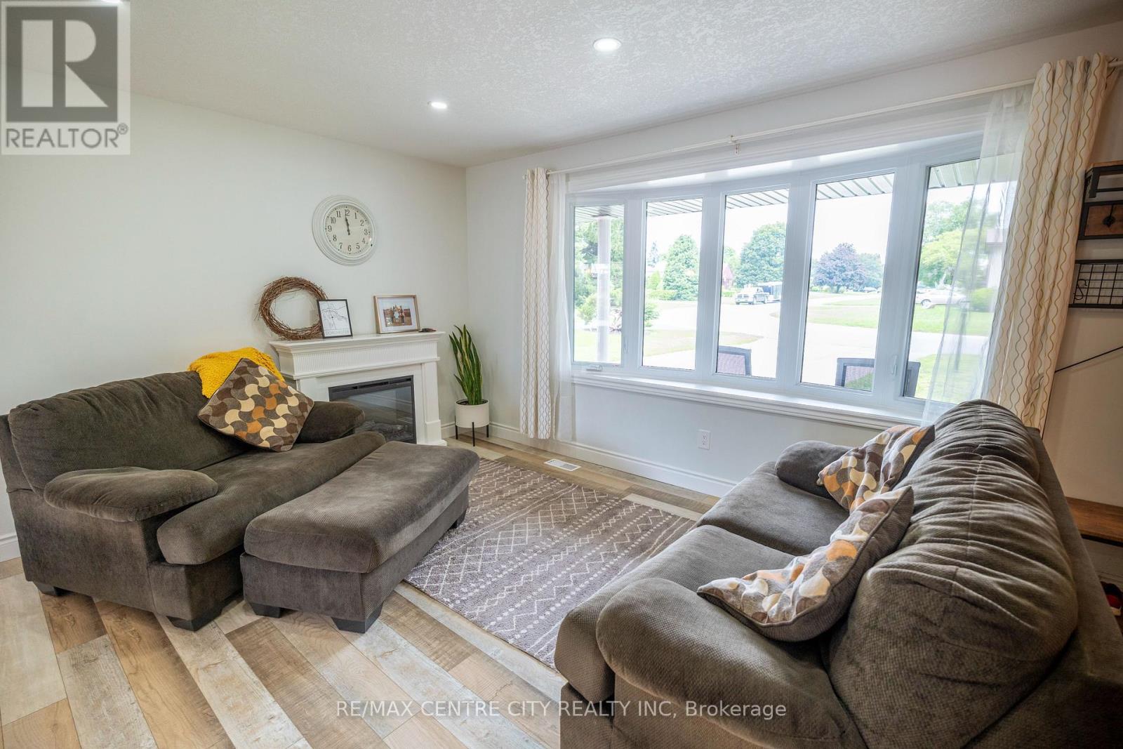 159 Sherwood Crescent Property Photo 19