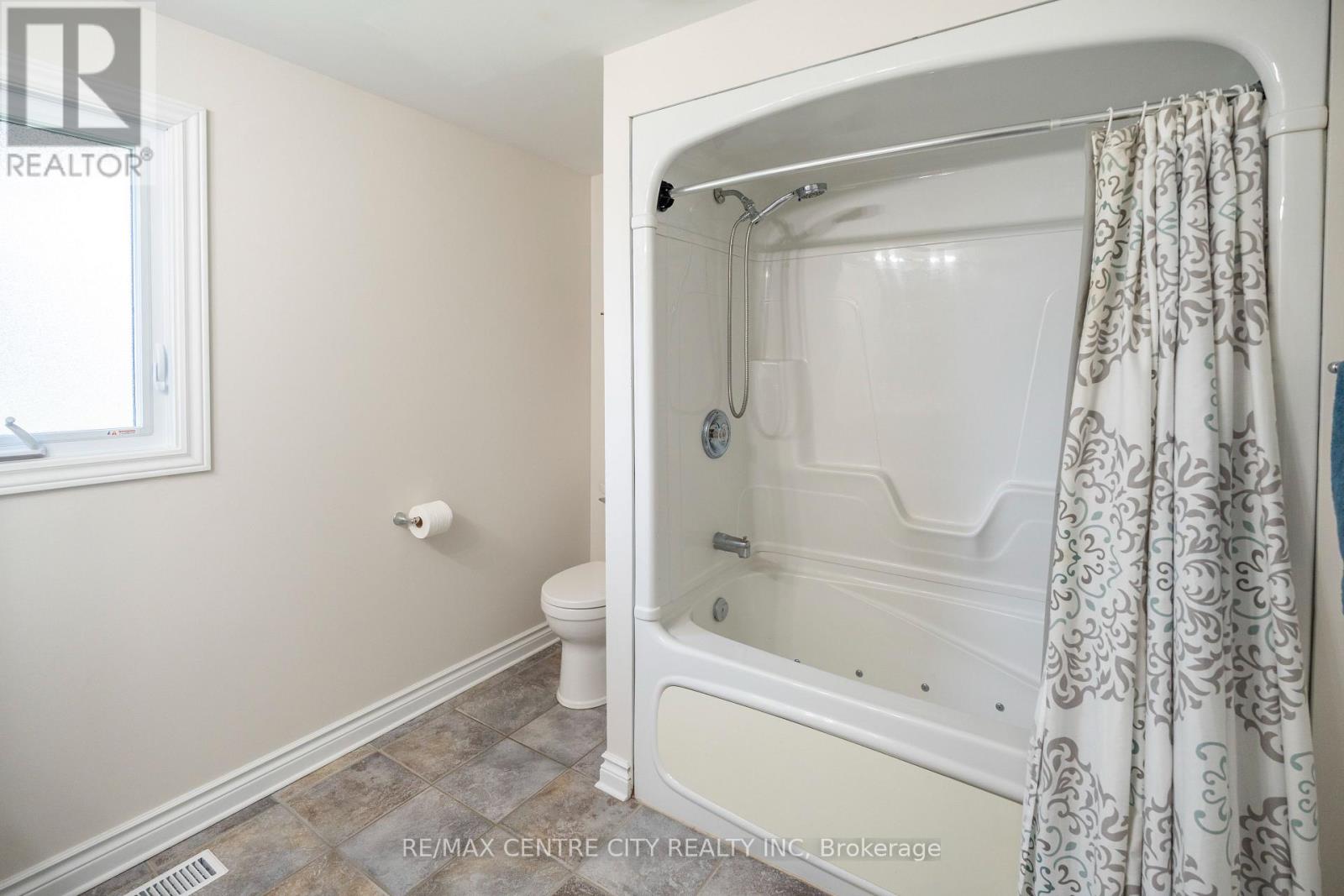 159 Sherwood Crescent Property Photo 33