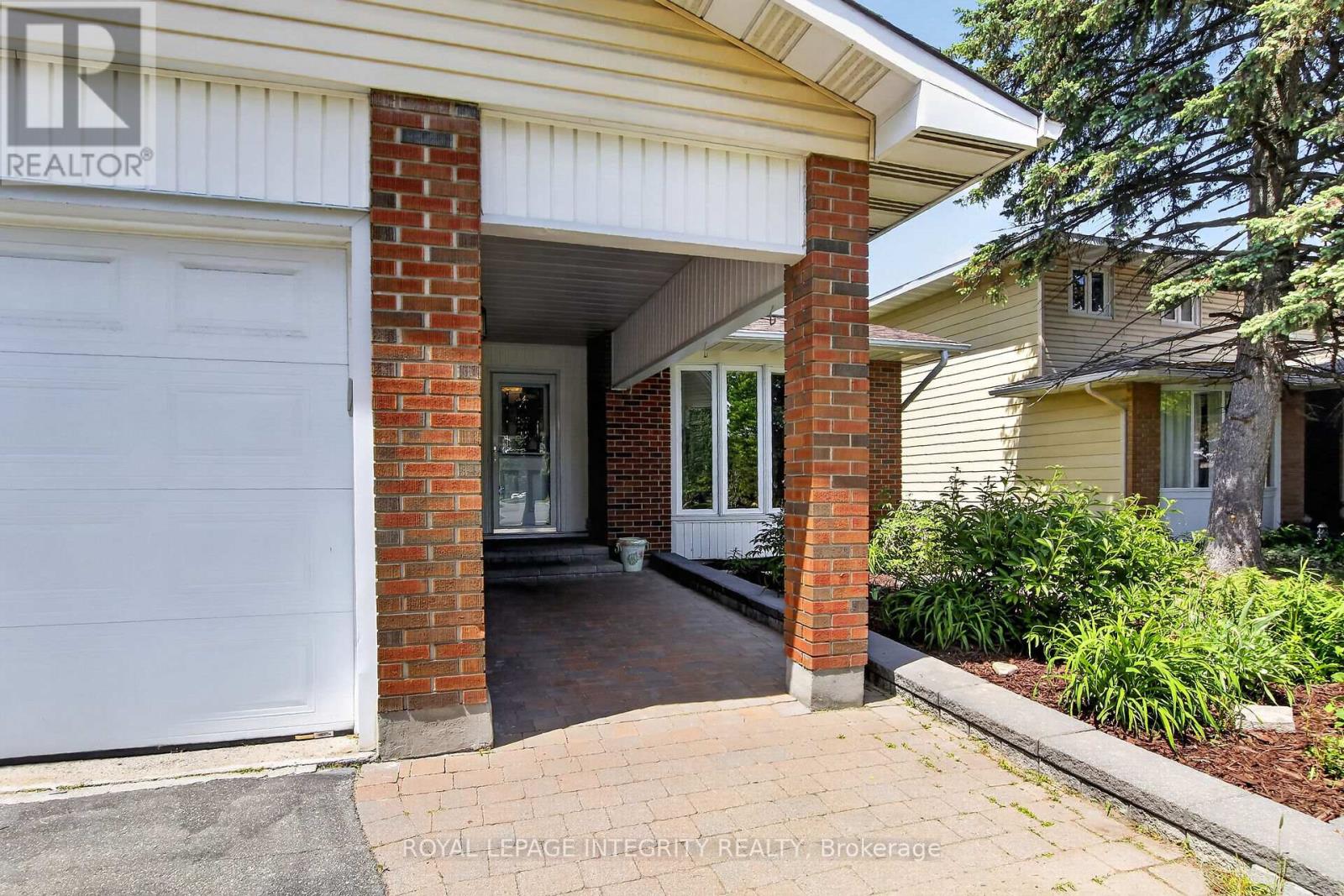 1646 Grey Nuns Drive Property Photo 2