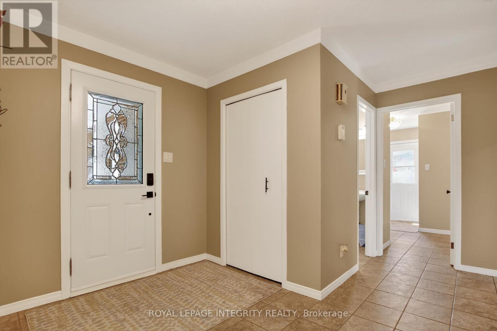 1646 Grey Nuns Drive Property Photo 6