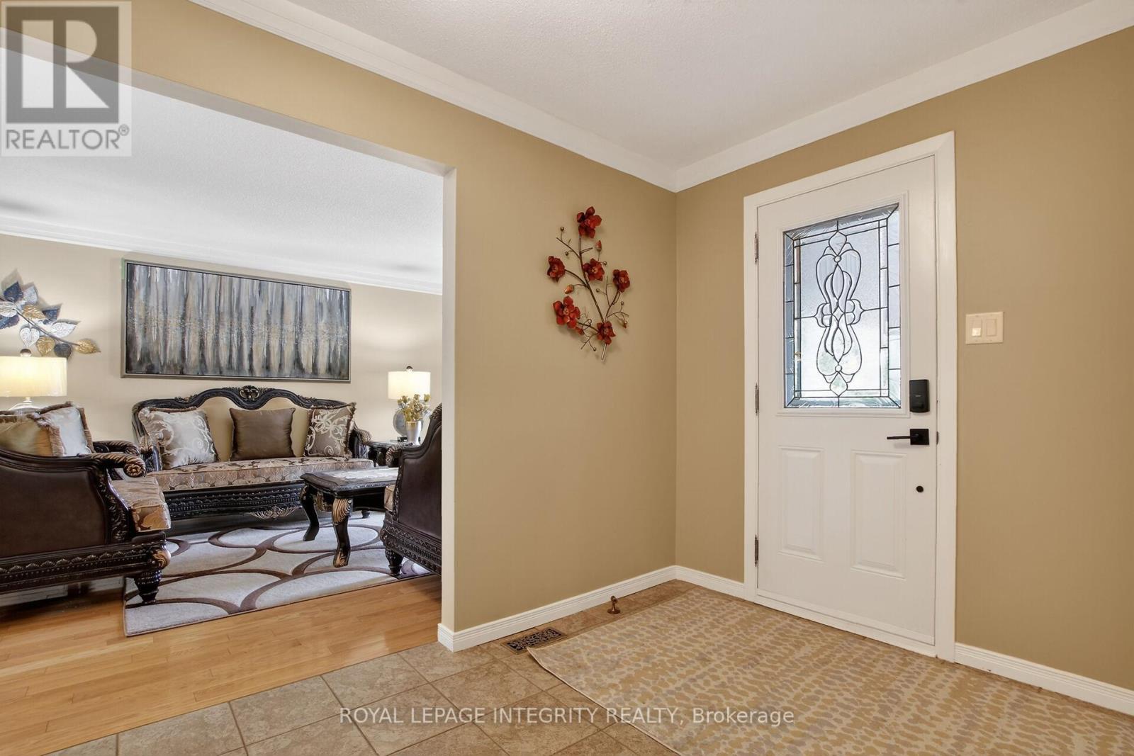 1646 Grey Nuns Drive Property Photo 8