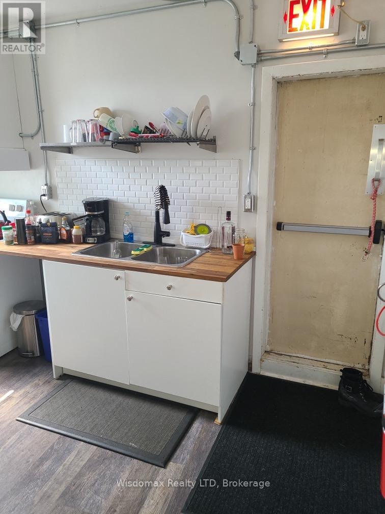 5 Court Street Property Photo 16